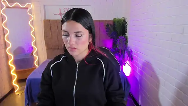 Snapshot of Chiara_tay chatting on 16, 10, 2025 Chiara tay online show from 16, 10, 2025