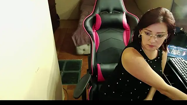 Carol Scottt online show from 6, 1, 2025