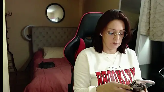 Carol Scottt online show from 18, 9, 2025