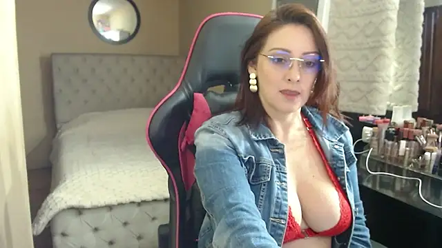 Carol Scottt online show from 7, 4, 2026