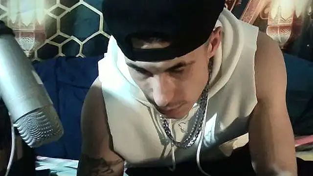 Snapshot of --D-a-D-D-y- chatting on 21, 10, 2025 --D-a-D-D-y- online show from 21, 10, 2025