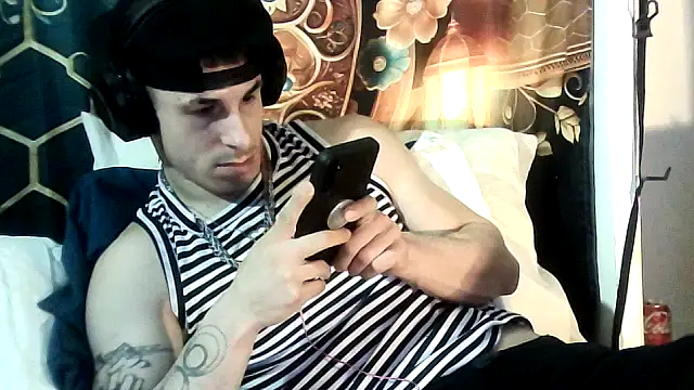 Snapshot of --D-a-D-D-y- chatting on 9, 11, 2025 --D-a-D-D-y- online show from 9, 11, 2025