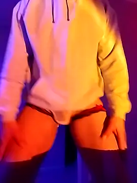 McdyllanXX online show from 15, 4, 2026