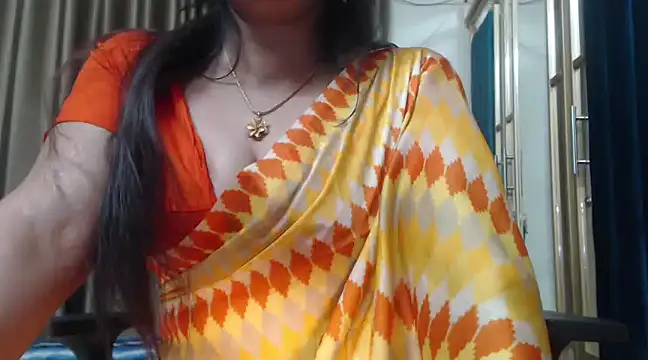 Snapshot of desi-maisa130 chatting on 1, 12, 2024 desi-maisa130 online show from 1, 12, 2024