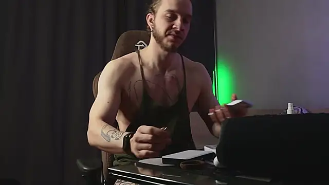 pleasure8869 online show from 10, 1, 2025