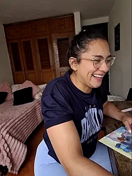 Snapshot of Thaliacooper_ chatting on 1, 10, 2025 Thaliacooper  online show from 1, 10, 2025