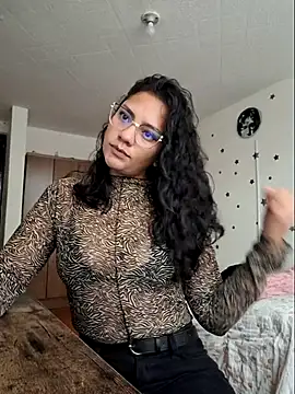 Snapshot of Thaliacooper_ chatting on 17, 10, 2025 Thaliacooper  online show from 17, 10, 2025