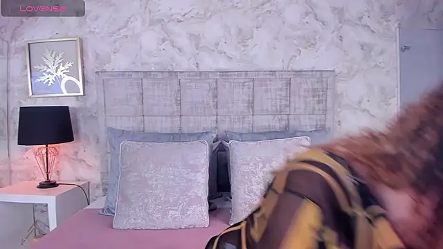 Luna18Pink online show from 18, 4, 2026