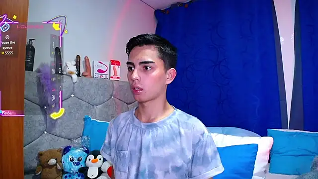 Snapshot of OwenBluee chatting on 25, 9, 2025 OwenBluee online show from 25, 9, 2025