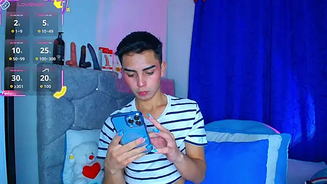 OwenBluee online show from 20, 10, 2025