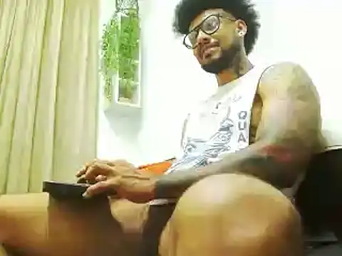 Snapshot of LewisStrong chatting on 8, 3, 2025 LewisStrong online show from 8, 3, 2025