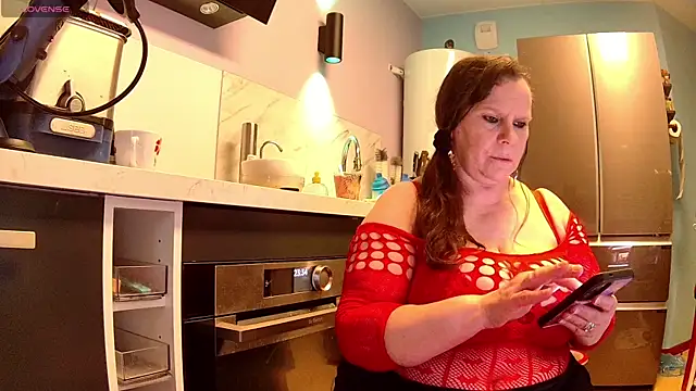 Snapshot of Endrocleia chatting on 9, 10, 2025 Endrocleia online show from 9, 10, 2025