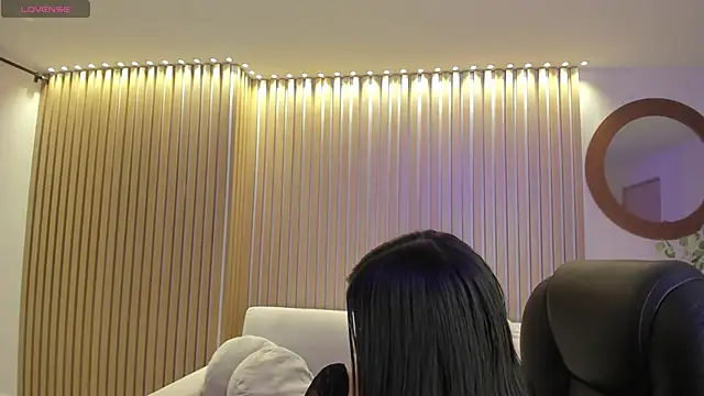 ValeriaRiveraX online show from 9, 3, 2025