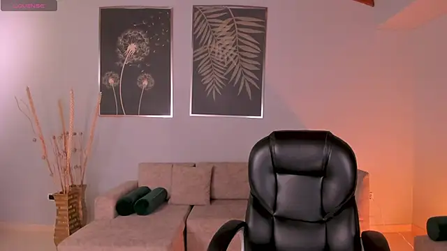 ValeriaRiveraX online show from 14, 12, 2025