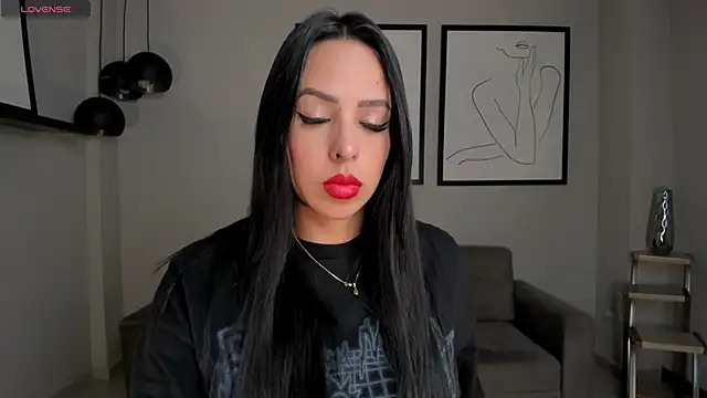 KatieStonne online show from 18, 2, 2025