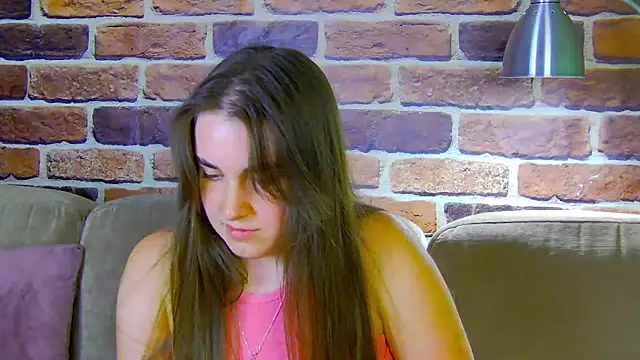 Sofia Hugs online show from 6, 6, 2026