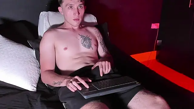 Dylanwhite23  online show from 21, 9, 2025