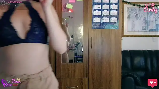 LauGrayJ online show from 26, 2, 2026