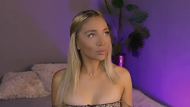Snapshot of Jessielle chatting on 7, 7, 2026 Jessielle online show from 7, 7, 2026