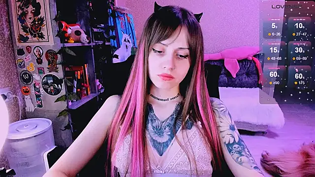 NaniMoore online show from 5, 3, 2025