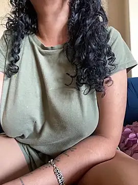 Snapshot of Indianbutter11 chatting on 1, 3, 2025 Indianbutter11 online show from 1, 3, 2025