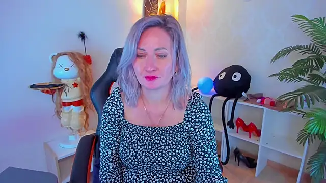 AriFleow online show from 10, 10, 2025