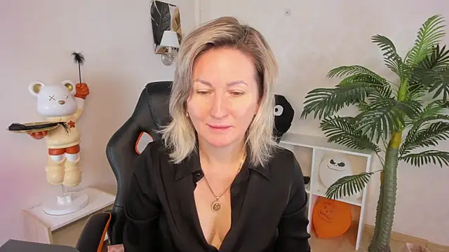 AriFleow online show from 30, 11, 2025