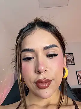 Snapshot of Luna__Ponce chatting on 24, 9, 2025 Luna Ponce online show from 24, 9, 2025