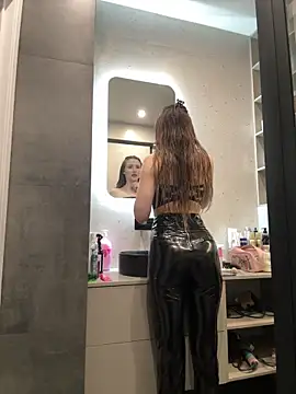 Jullia Carter online show from 6, 5, 2026
