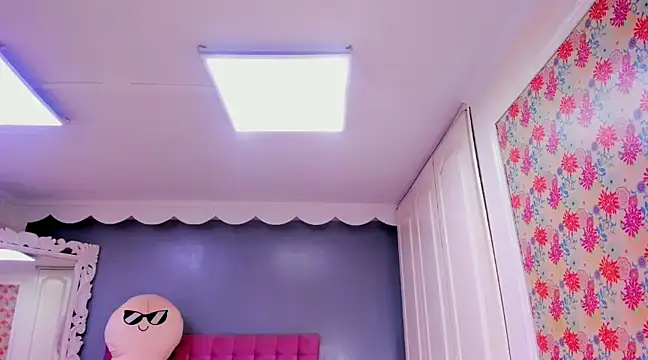 Iris Stone  online show from 23, 1, 2025