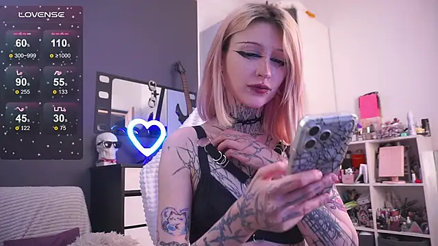 Snapshot of fraulein_mooon chatting on 28, 5, 2026 fraulein mooon online show from 28, 5, 2026