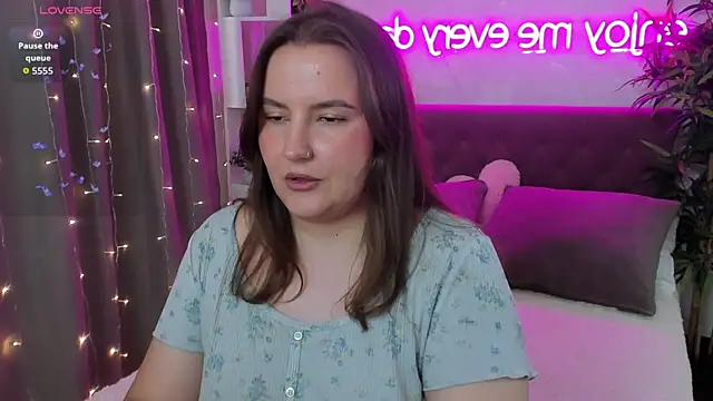 FeralPeach online show from 13, 7, 2026