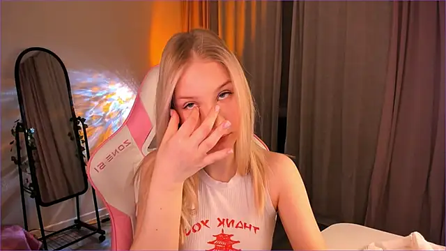 Eva Davi online show from 13, 3, 2026