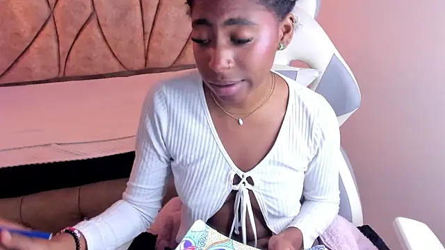 Queen perla  online show from 18, 1, 2025