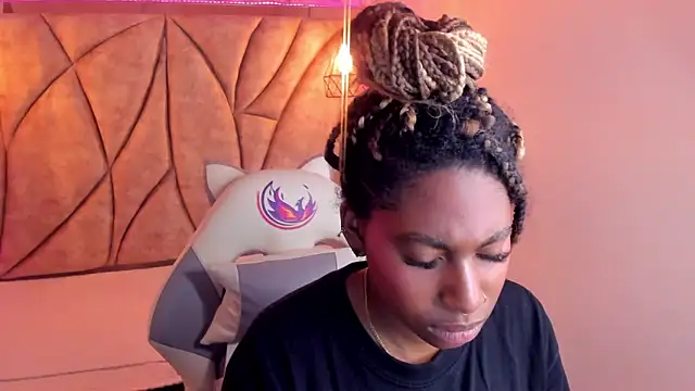 Queen perla  online show from 19, 1, 2025