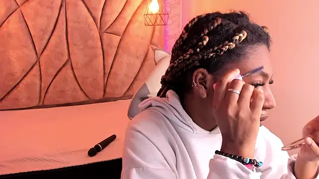 Queen perla  online show from 20, 1, 2025