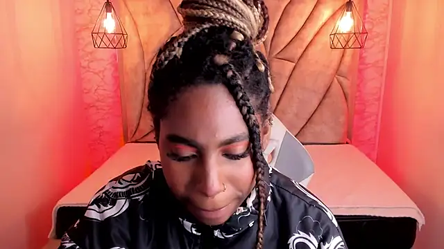 Queen perla  online show from 14, 2, 2025