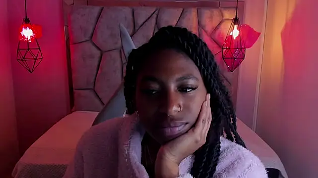 Queen perla  online show from 19, 3, 2025