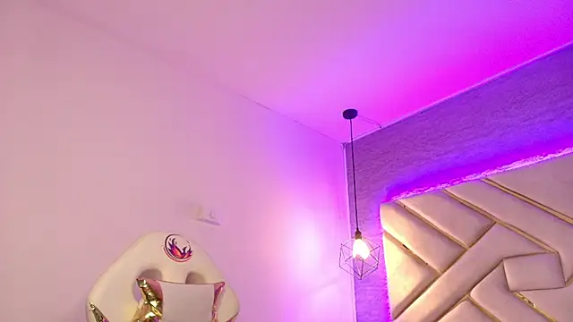 Queen perla  online show from 21, 3, 2025