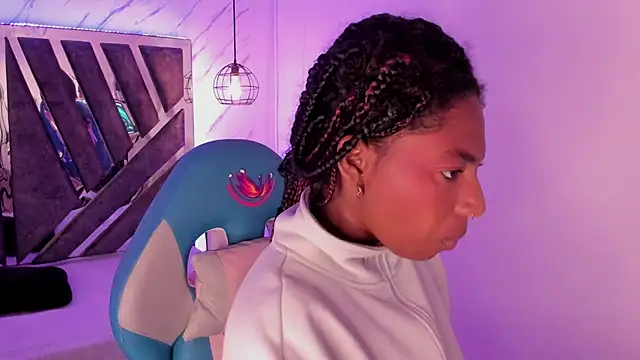 Queen perla  online show from 24, 9, 2025