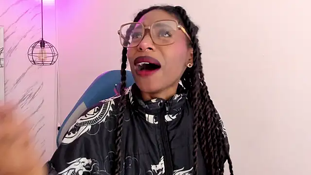 Queen perla  online show from 7, 11, 2025