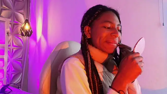 Queen perla  online show from 6, 3, 2026