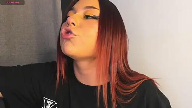 Snapshot of samantha-black chatting on 9, 7, 2026 samantha-black online show from 9, 7, 2026