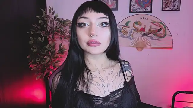 Snapshot of catipetite chatting on 4, 8, 2026 catipetite online show from 4, 8, 2026