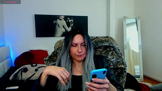 EvelynQueenn online show from 11, 1, 2025