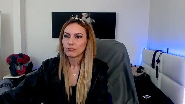 EvelynQueenn online show from 2, 2, 2025