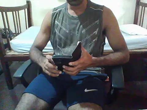Snapshot of ROCKY_USA_18 chatting on 13, 5, 2026 ROCKY USA 18 online show from 13, 5, 2026