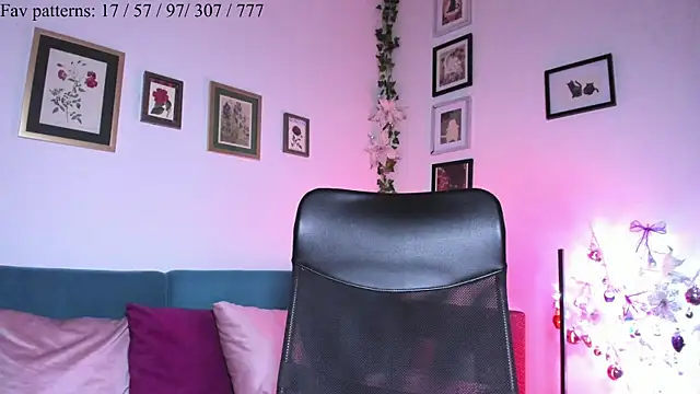 Conlosmichis online show from 12, 12, 2024