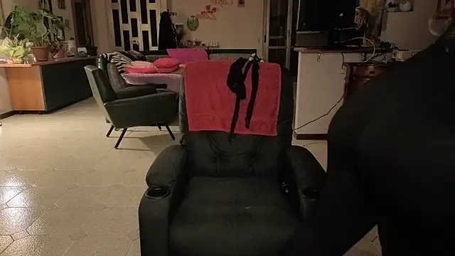 Snapshot of peachgirlmartyna chatting on 29, 10, 2025 peachgirlmartyna online show from 29, 10, 2025