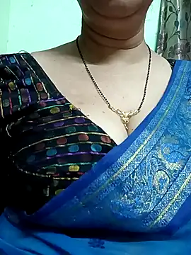 Snapshot of Rosy-B chatting on 8, 12, 2024 Rosy-B online show from 8, 12, 2024